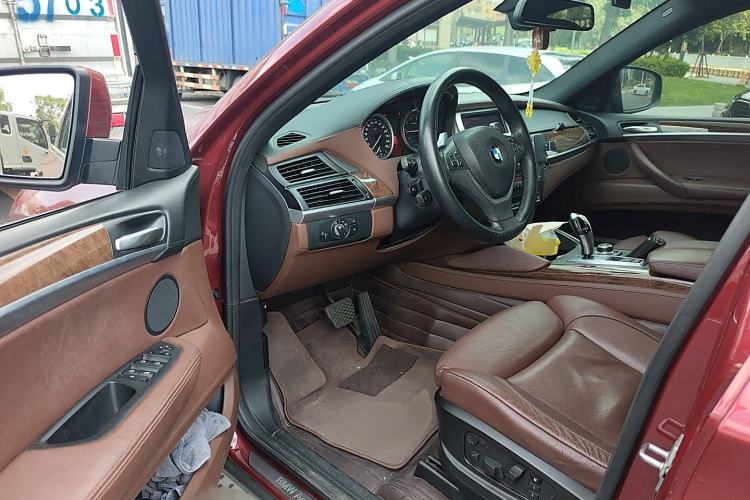 Used BMW X6 2010 4.4T hybrid version Interior 3