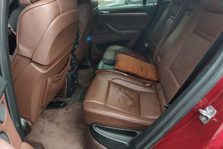 Used BMW X6 2010 4.4T hybrid version Interior 4