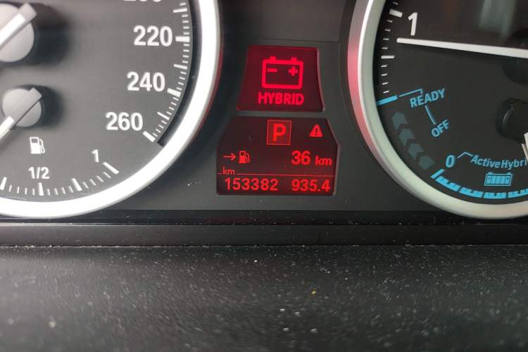 Used BMW X6 2010 4.4T hybrid version Odometer Close Up