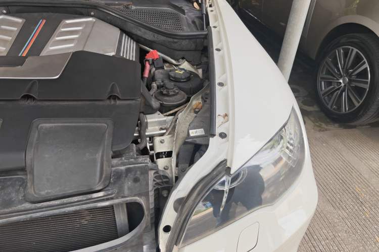 Used BMW X6 2010 X6 M Engine Bay Left