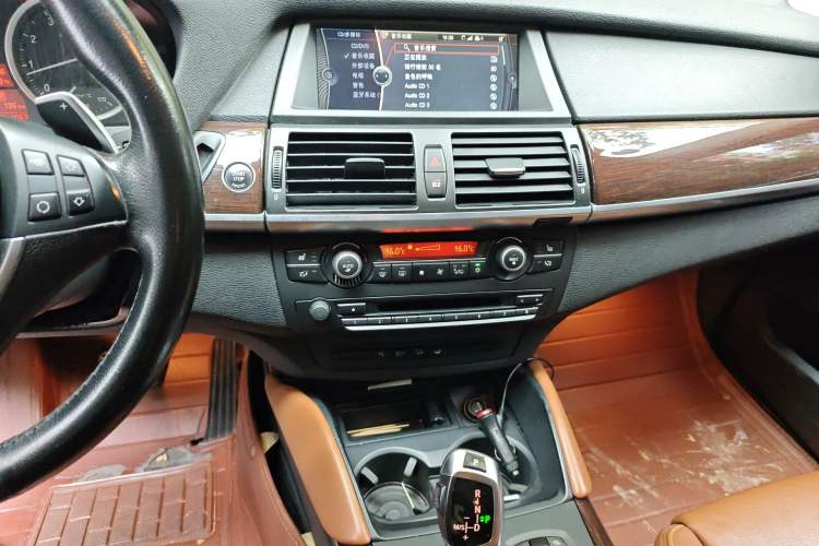 Used BMW X6 2011 xDrive35i Audio And AC Panel