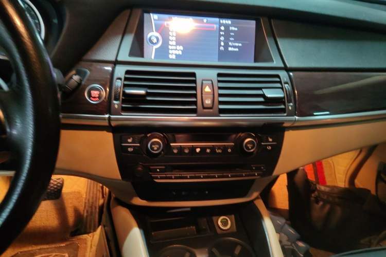 Used BMW X6 2011 xDrive35i Audio And AC Panel