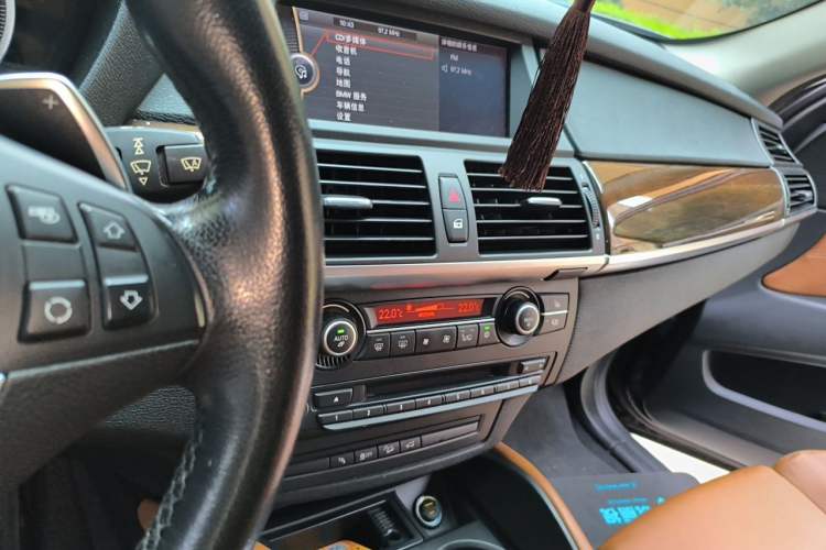 Used BMW X6 2011 xDrive35i Audio And AC Panel