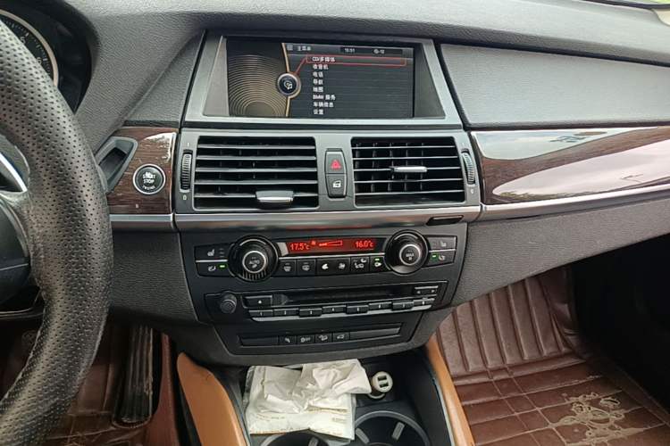 Used BMW X6 2011 xDrive35i Audio And AC Panel