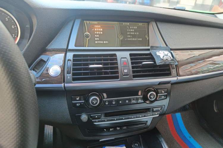 Used BMW X6 2011 xDrive35i Audio And AC Panel