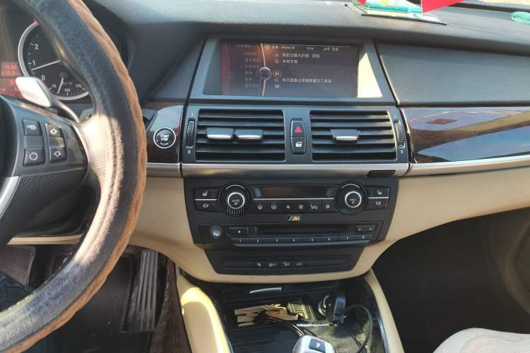Used BMW X6 2011 xDrive35i Audio And AC Panel