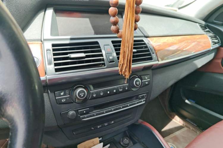 Used BMW X6 2011 xDrive35i Audio And AC Panel