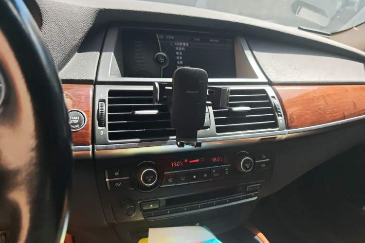 Used BMW X6 2011 xDrive35i Audio And AC Panel
