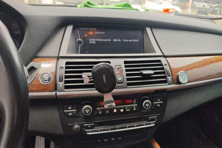 Used BMW X6 2011 xDrive35i Audio And AC Panel