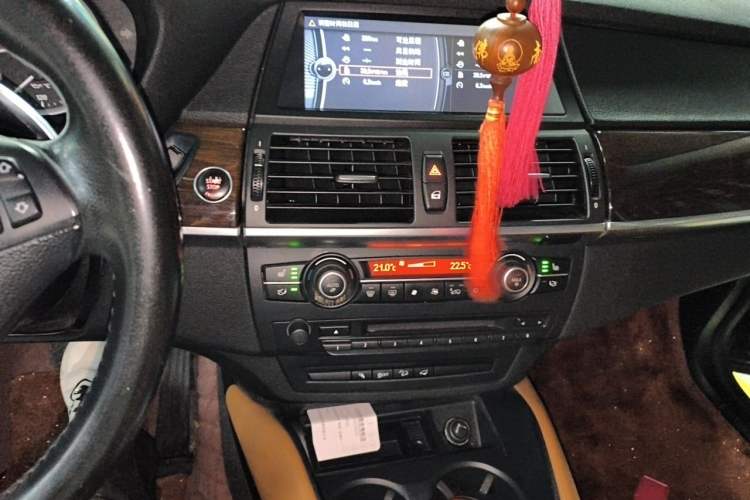 Used BMW X6 2011 xDrive35i Audio And AC Panel