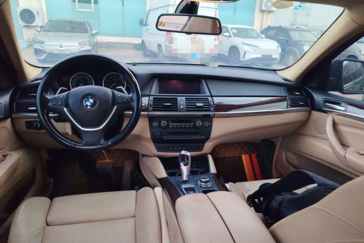 Used BMW X6 2011 xDrive35i Center Console