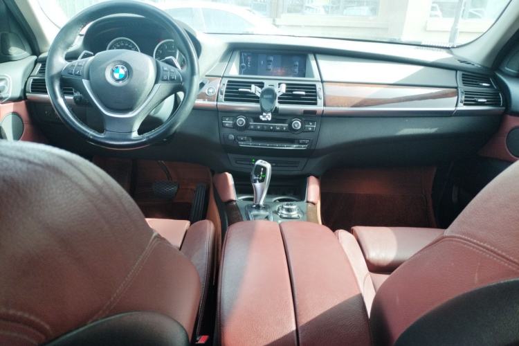Used BMW X6 2011 xDrive35i Center Console