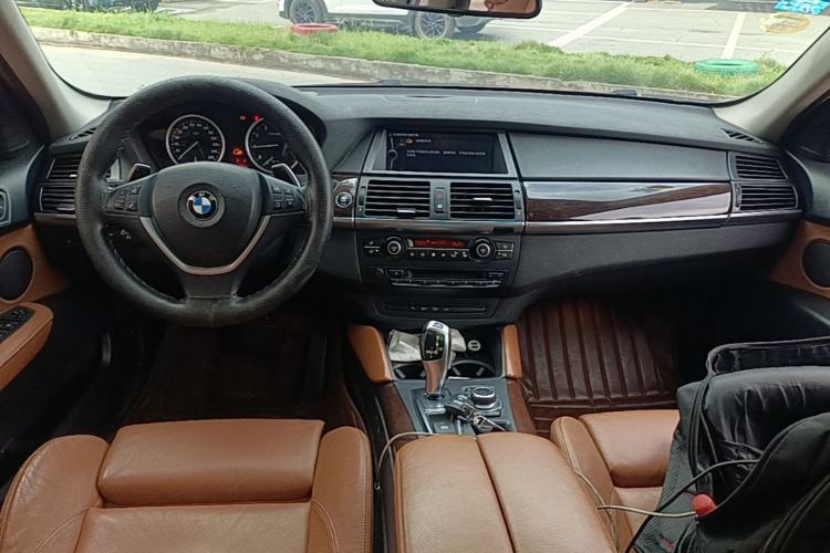 Used BMW X6 2011 xDrive35i Center Console