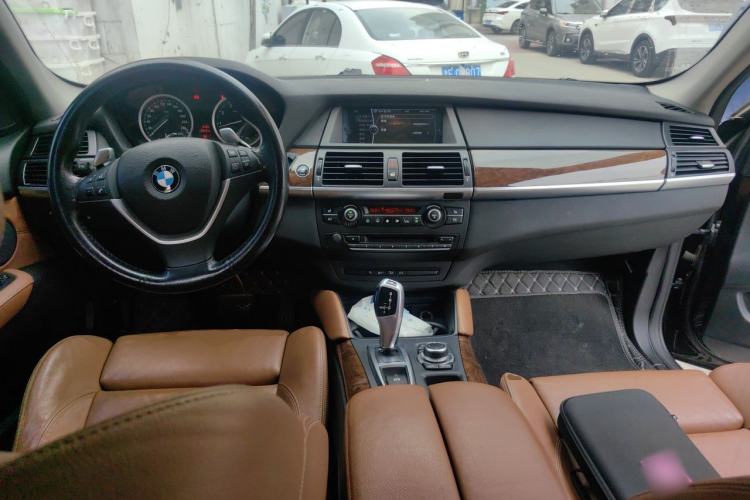 Used BMW X6 2011 xDrive35i Center Console