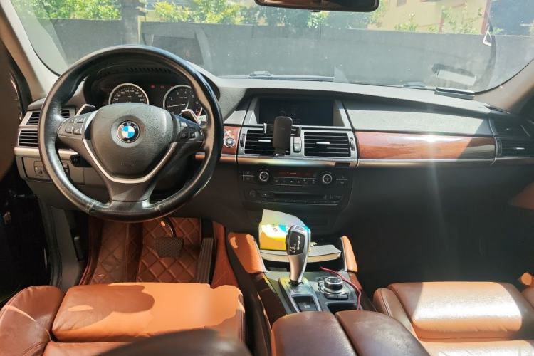 Used BMW X6 2011 xDrive35i Center Console
