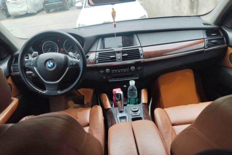 Used BMW X6 2011 xDrive35i Center Console