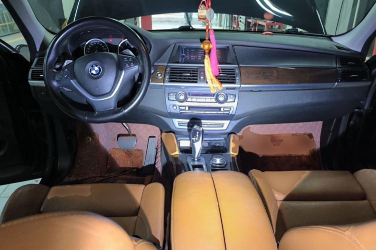 Used BMW X6 2011 xDrive35i Center Console