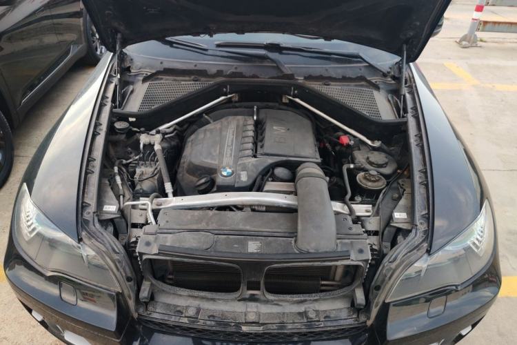Used BMW X6 2011 xDrive35i Engine Bay