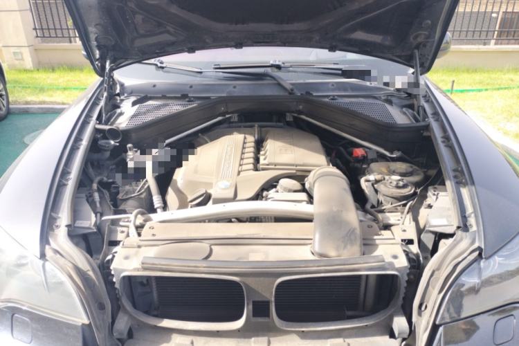 Used BMW X6 2011 xDrive35i Engine Bay