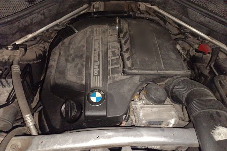 Used BMW X6 2011 xDrive35i Engine Bay