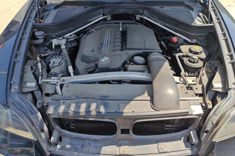 Used BMW X6 2011 xDrive35i Engine Bay