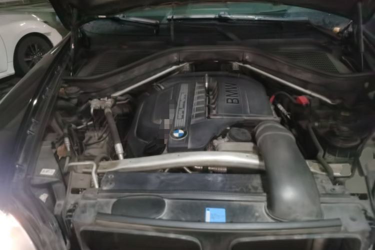 Used BMW X6 2011 xDrive35i Engine Bay