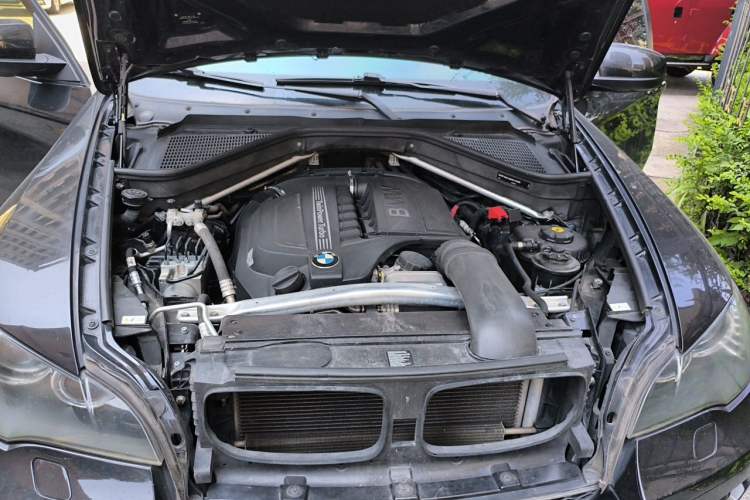 Used BMW X6 2011 xDrive35i Engine Bay