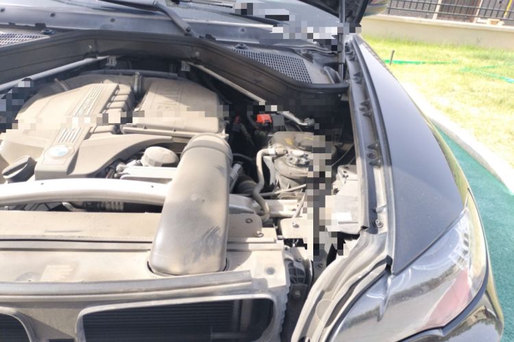 Used BMW X6 2011 xDrive35i Engine Bay Left