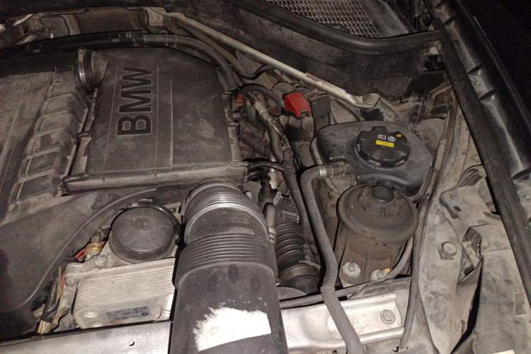 Used BMW X6 2011 xDrive35i Engine Bay Left