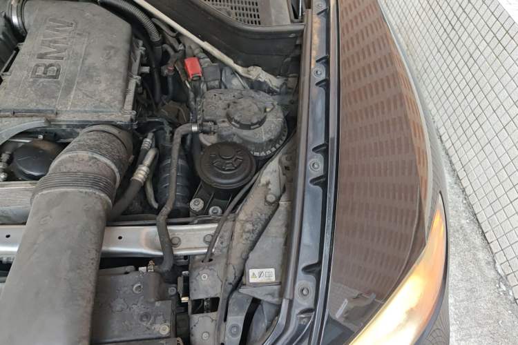 Used BMW X6 2011 xDrive35i Engine Bay Left