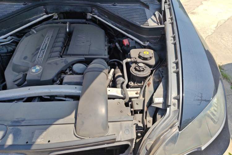 Used BMW X6 2011 xDrive35i Engine Bay Left