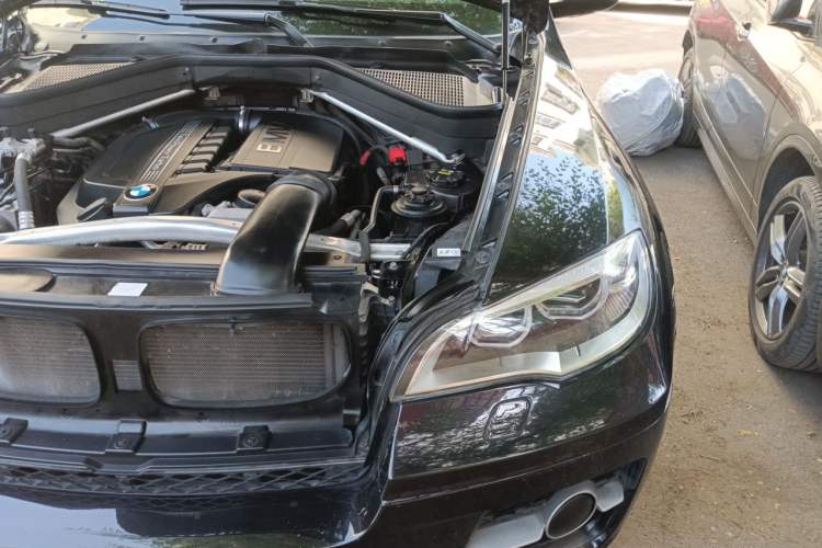 Used BMW X6 2011 xDrive35i Engine Bay Left