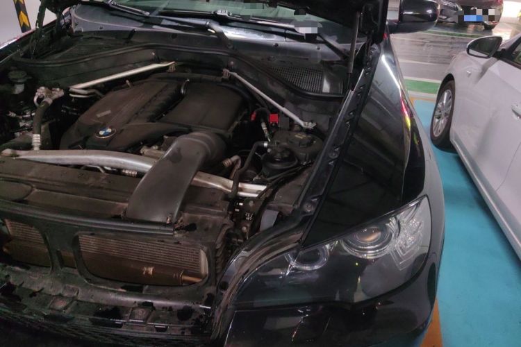 Used BMW X6 2011 xDrive35i Engine Bay Left