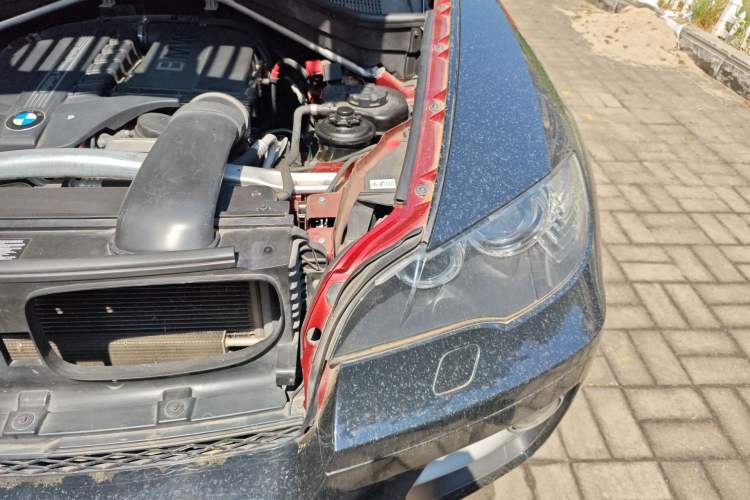 Used BMW X6 2011 xDrive35i Engine Bay Left