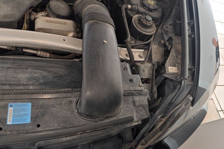 Used BMW X6 2011 xDrive35i Engine Bay Left