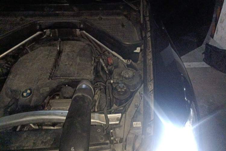 Used BMW X6 2011 xDrive35i Engine Bay Left