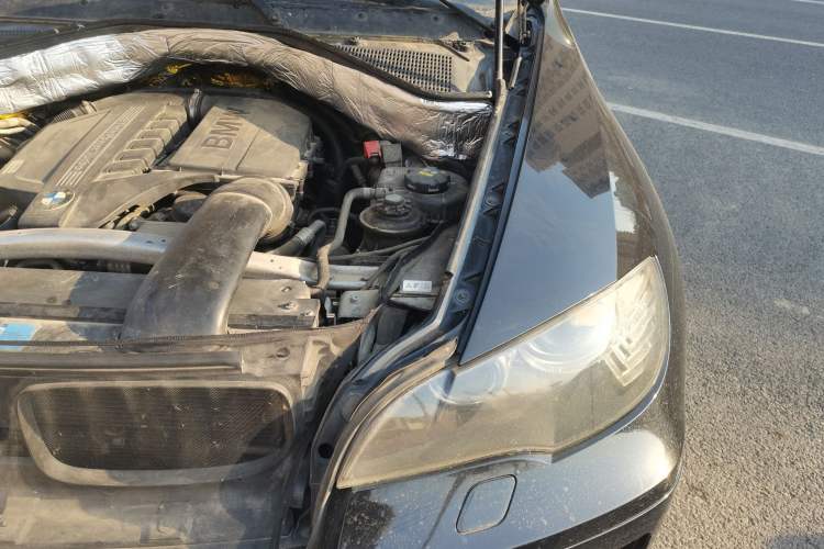 Used BMW X6 2011 xDrive35i Engine Bay Left