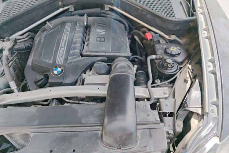 Used BMW X6 2011 xDrive35i Engine Bay Left