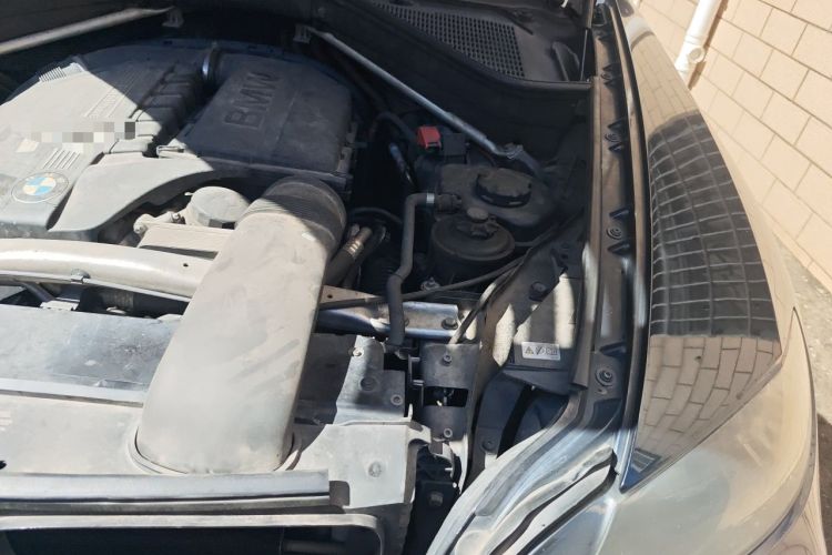 Used BMW X6 2011 xDrive35i Engine Bay Left
