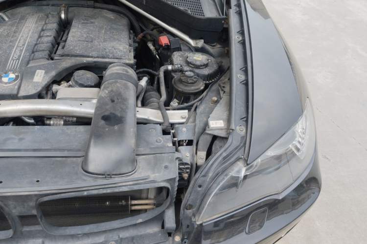 Used BMW X6 2011 xDrive35i Engine Bay Left