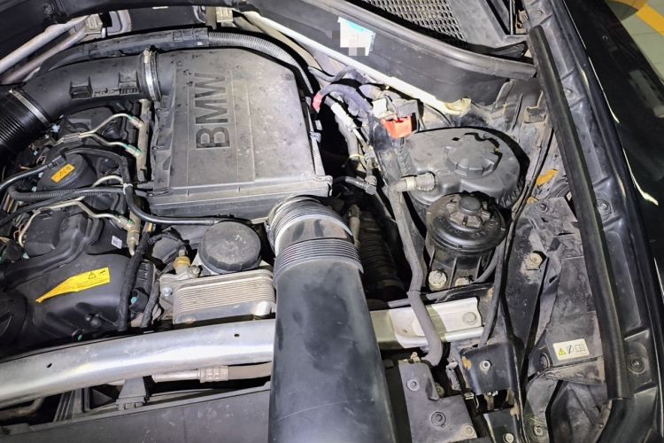 Used BMW X6 2011 xDrive35i Engine Bay Left