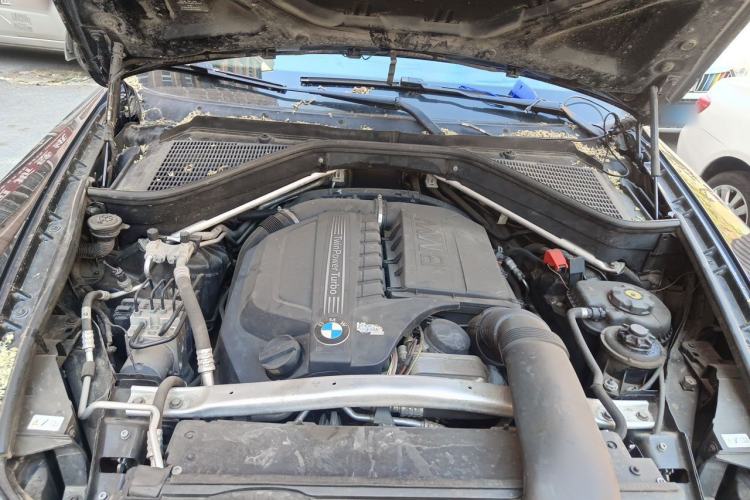 Used BMW X6 2011 xDrive35i Engine Bay