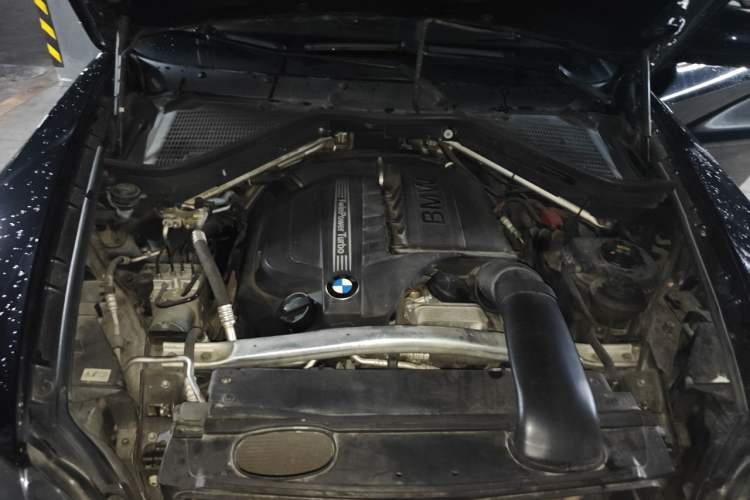 Used BMW X6 2011 xDrive35i Engine Bay