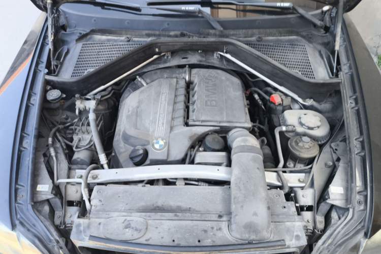 Used BMW X6 2011 xDrive35i Engine Bay