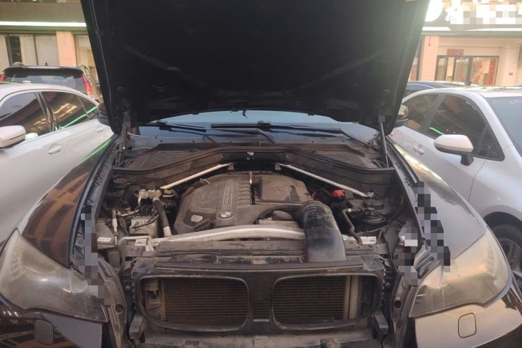 Used BMW X6 2011 xDrive35i Engine Bay