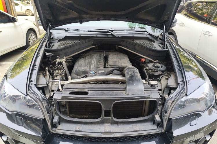 Used BMW X6 2011 xDrive35i Engine Bay