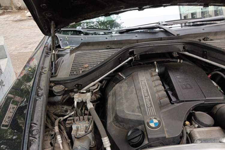 Used BMW X6  Engine Bay Right