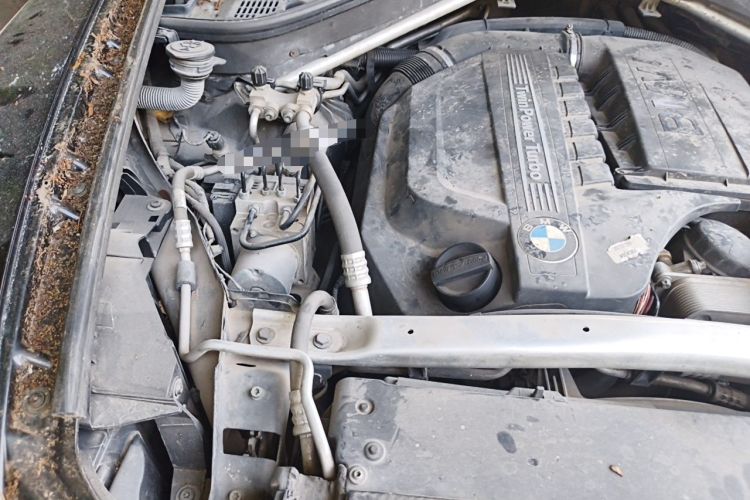 Used BMW X6 2011 xDrive35i Engine Bay Right