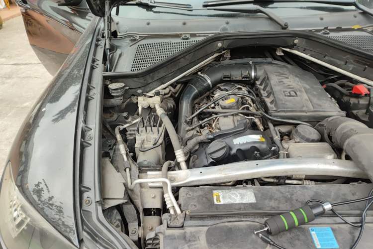 Used BMW X6 2011 xDrive35i Middle East version Engine Bay Right