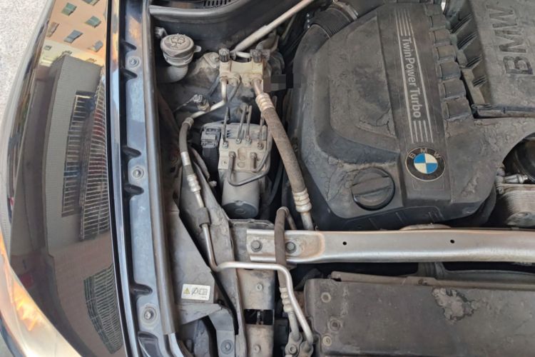 Used BMW X6 2011 xDrive35i Engine Bay Right